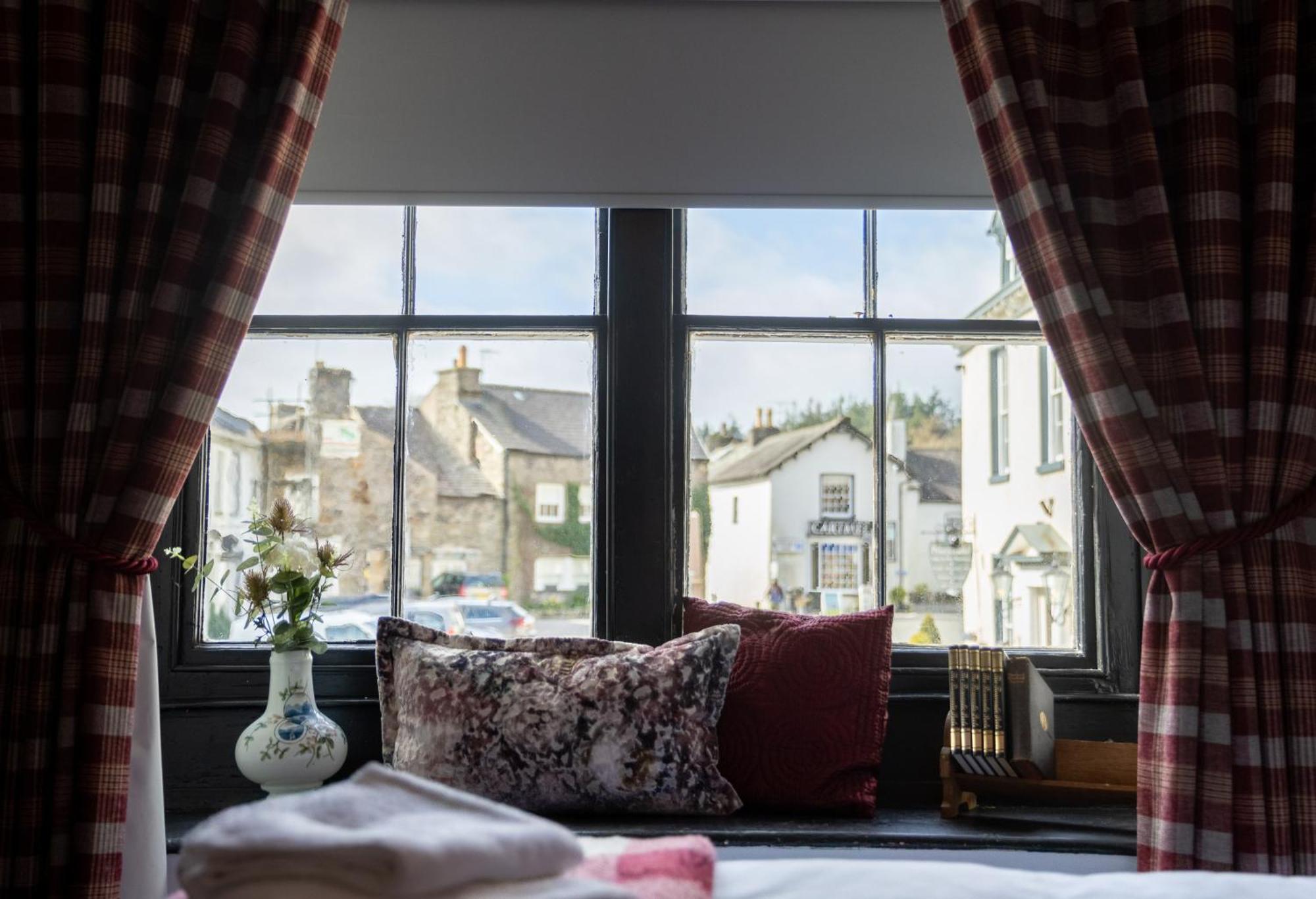 The Kings Arms Hotel Cartmel Exterior photo